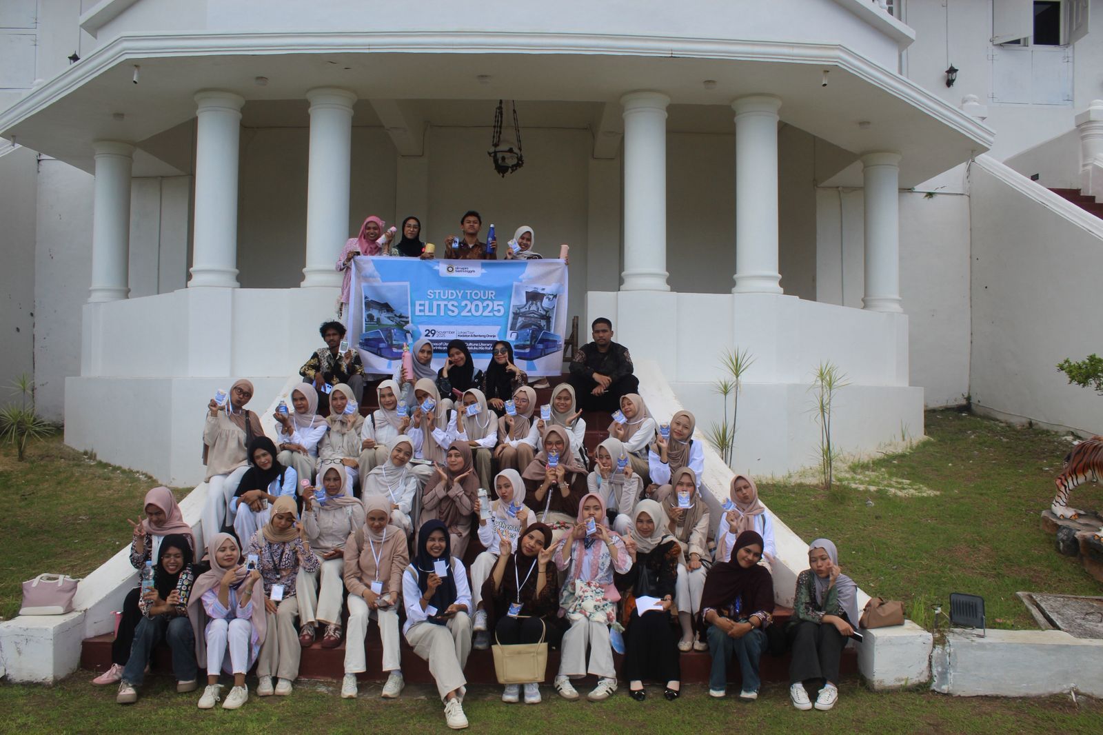  Himpunan Mahasiswa Jurusan Sastra Inggris Gelar Study Tour Pengenalan Alam Jurusan